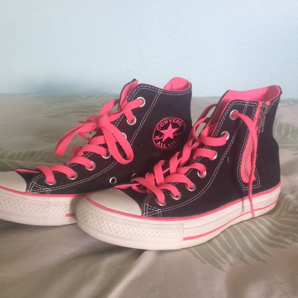 Convert chuck Taylor all star zip up shoe
